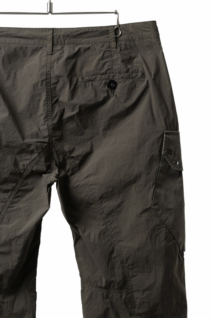 Load image into Gallery viewer, Ten c NYLON CARGO TROUSERS / GARMENT DYED (DARK OLIVE)