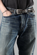 Load image into Gallery viewer, MADNESS AGING DENIM PANTS . M2 REGULAR (INDIGO)