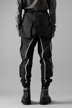Load image into Gallery viewer, thom/krom DROP CROTCH TROUSERS / ELASTIC NYLON + REFLECTION PIPING (BLACK)