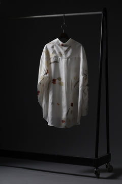 Load image into Gallery viewer, Feng Chen Wang NATURAL PLANT DYE SHIRT (WHITE)
