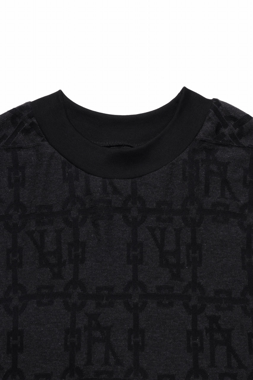 A.F ARTEFACT JACGURD JUMBO TEE (BLACK x DARK GREY)