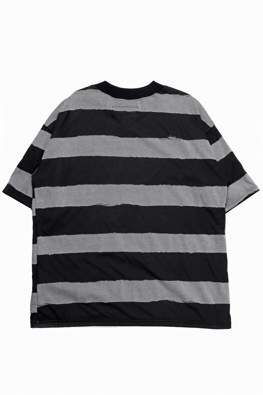A.F ARTEFACT BOUND BORDER JUMBO TEE (BLACK x LIGHT GREY)