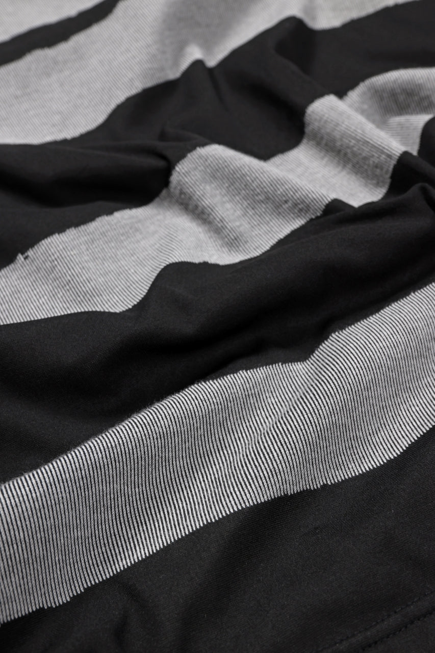 A.F ARTEFACT BOUND BORDER COMBI TEE (BLACK x LIGHT GREY)の
