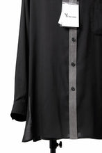 Load image into Gallery viewer, Y&#39;s for men SWITCHING PARTS BLOUSE / CELLULOSE &amp; LINEN (BLACK)