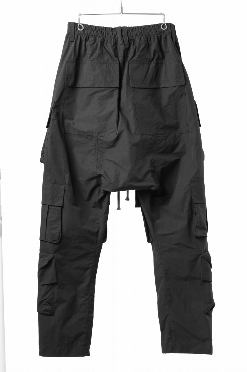 A.F ARTEFACT CARGO SAROUEL EASY PANTS / SMOOTH NYLON (BLACK)