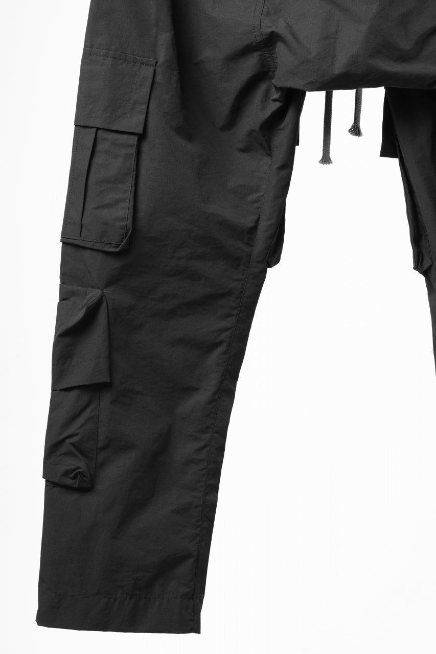 A.F ARTEFACT CARGO SAROUEL EASY PANTS / SMOOTH NYLON (BLACK)