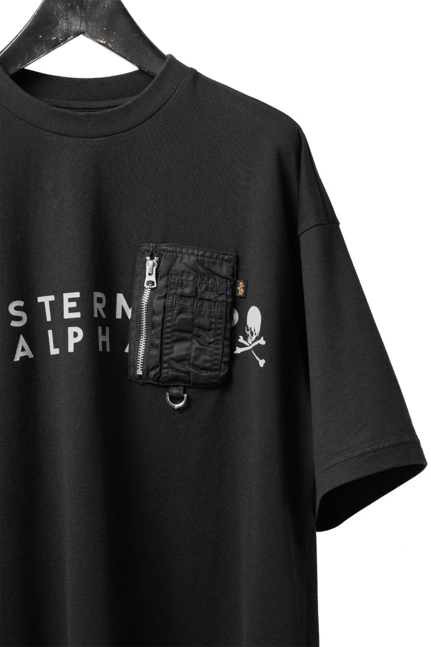 画像をギャラリービューアに読み込む, mastermind WORLD x ALPHA INDUSTRIES CIGER POCKET TEE (BLACK)