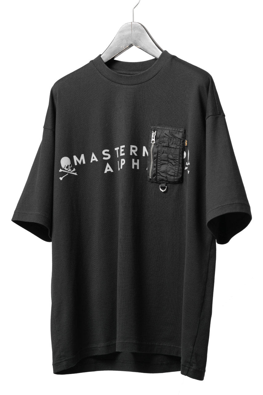 mastermind WORLD x ALPHA INDUSTRIES CIGER POCKET TEE (BLACK)