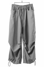 Load image into Gallery viewer, A.F ARTEFACT limited TUCK SQUEEZING WIDE PANTS / BACK STRIPE WOOLY CLOTH (L.GREY)