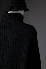 画像をギャラリービューアに読み込む, forme d&#39;expression Chunky Ribbed Knit Sweater (Black)