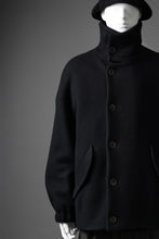 Load image into Gallery viewer, forme d&#39;expression Bomber Short Coat (Black)