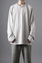 Load image into Gallery viewer, thom/krom OVERSIZED WIDE LONG SLEEVE TEE / COTTON JERSEY (SILVER)