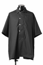 Load image into Gallery viewer, A.F ARTEFACT SIDE ZIP HALF PULOVER SHIRT / TROPICAL WOOL (BLACK)