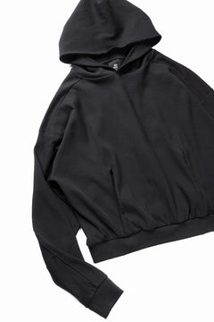 画像をギャラリービューアに読み込む, thom/krom OVERSIZED CROPPED HOODIE / STRUCTED SOFT JERSEY (BLACK)