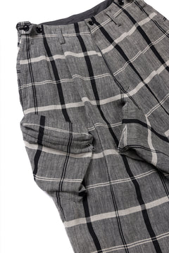 Load image into Gallery viewer, Y&#39;s ZIP POCKET TAPERED PANTS / LINEN PLAID (GREY)