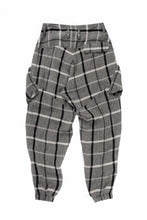 Load image into Gallery viewer, Y&#39;s ZIP POCKET TAPERED PANTS / LINEN PLAID (GREY)