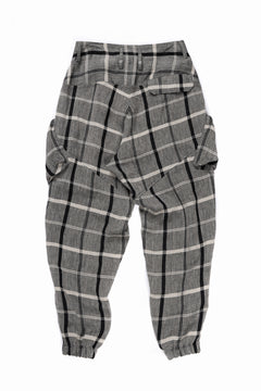 Load image into Gallery viewer, Y&#39;s ZIP POCKET TAPERED PANTS / LINEN PLAID (GREY)