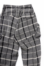 Load image into Gallery viewer, Y&#39;s ZIP POCKET TAPERED PANTS / LINEN PLAID (GREY)