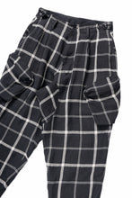 画像をギャラリービューアに読み込む, Y&#39;s ZIP POCKET TAPERED PANTS / LINEN PLAID (BLACK)