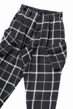 画像をギャラリービューアに読み込む, Y&#39;s ZIP POCKET TAPERED PANTS / LINEN PLAID (BLACK)