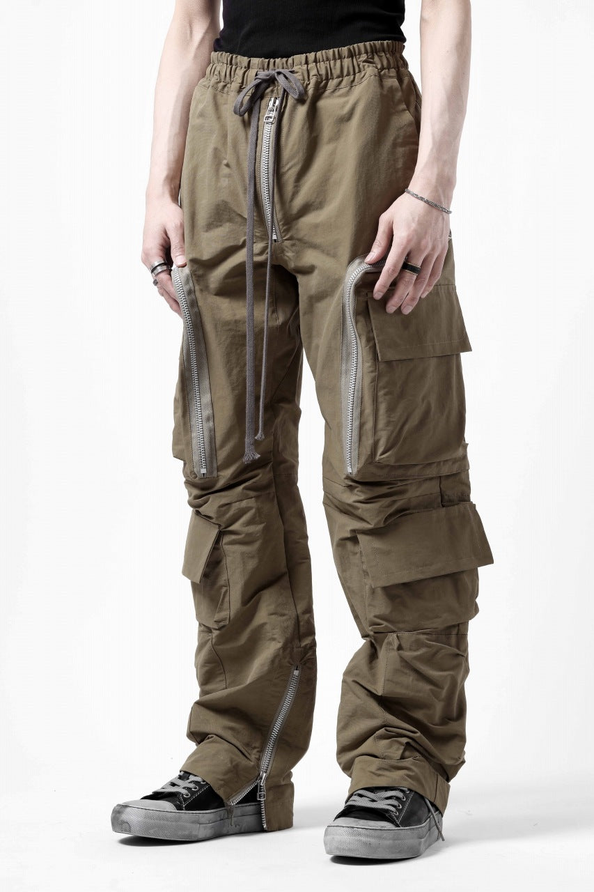 A.F ARTEFACT RADICAL-ZIP FIELD PANTS (BEIGE)