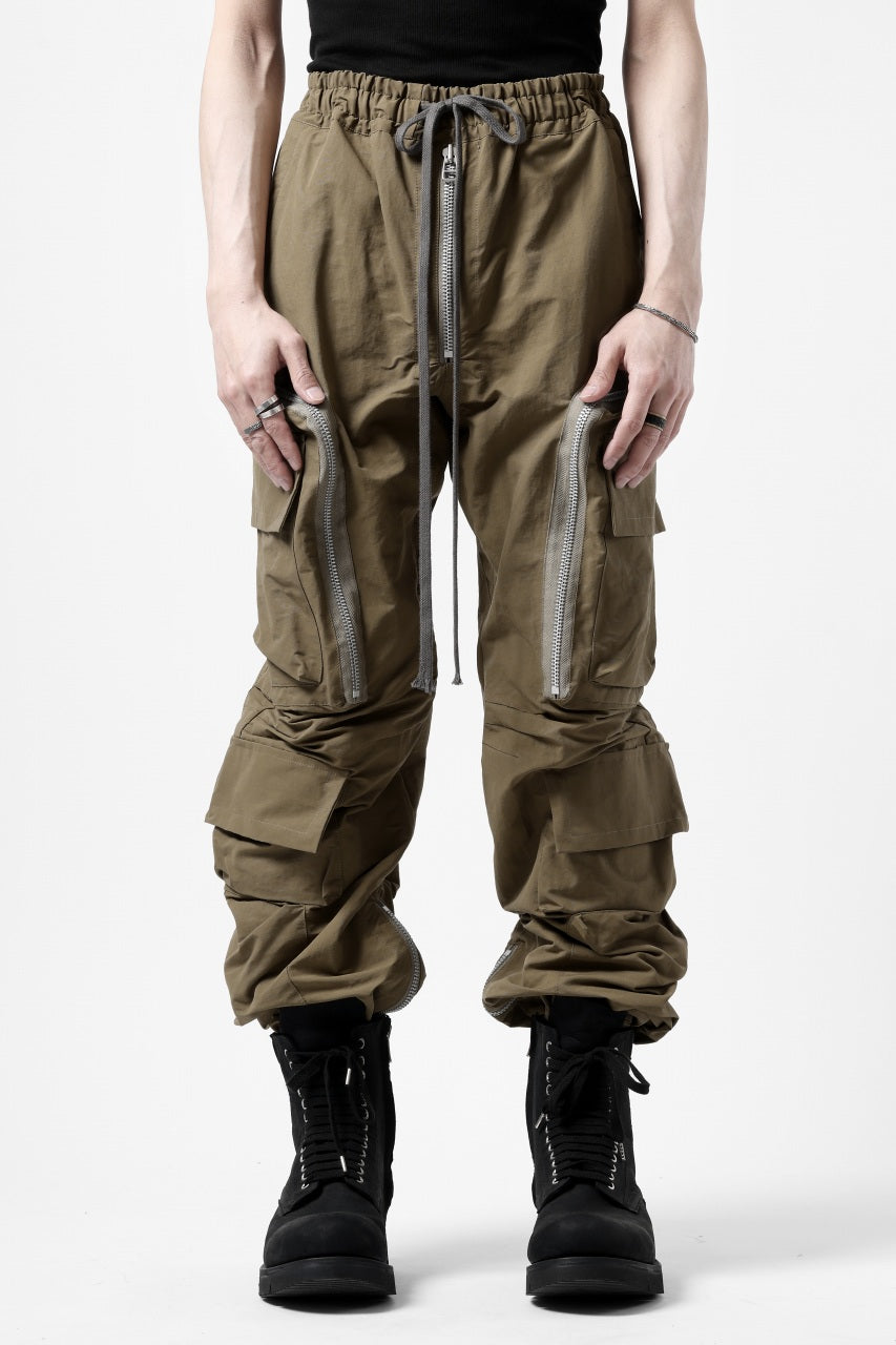 A.F ARTEFACT RADICAL-ZIP FIELD PANTS (BEIGE)