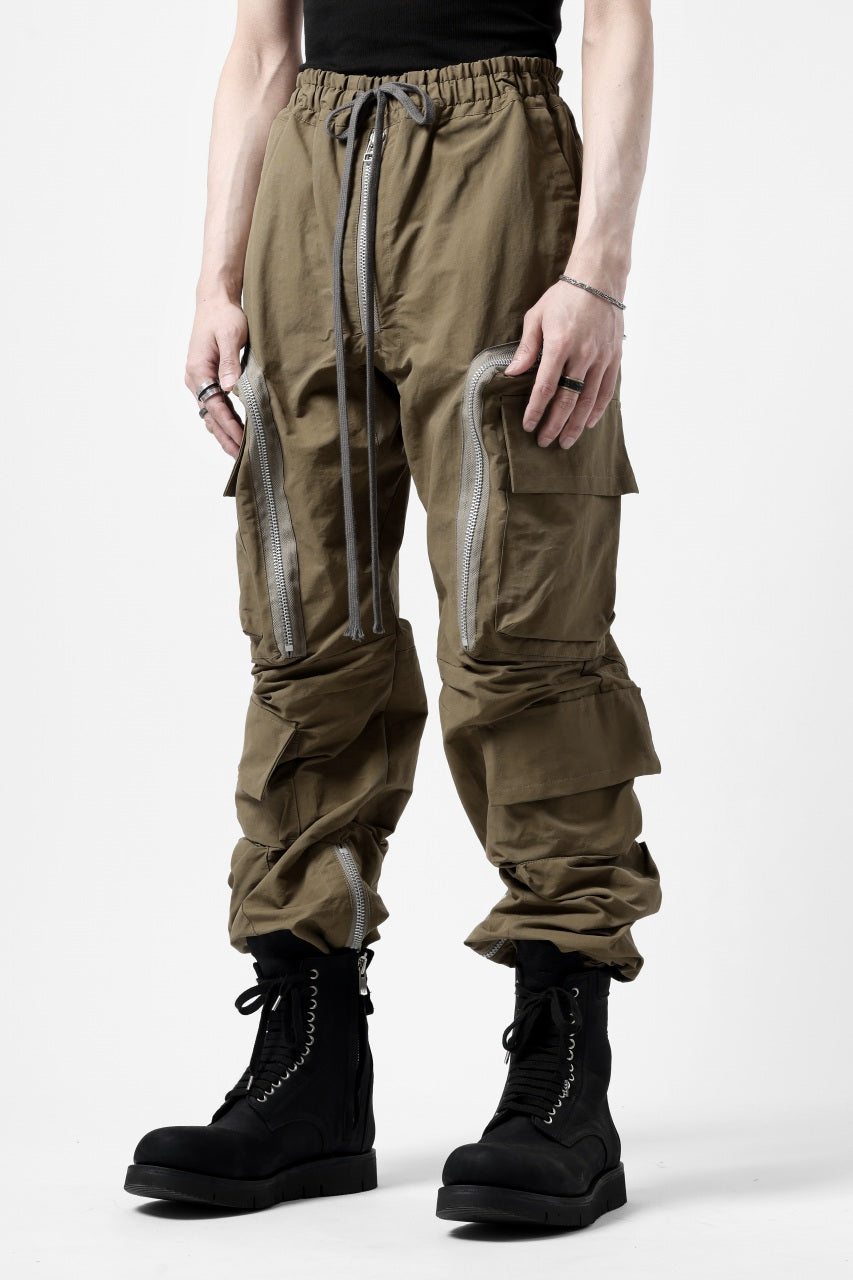 A.F ARTEFACT RADICAL-ZIP FIELD PANTS (BEIGE)