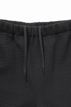 Load image into Gallery viewer, D-VEC WAFFLE KNIT SHORT PANTS (BLACK)