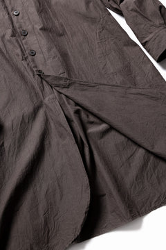 Load image into Gallery viewer, YUTA MATSUOKA long shirt / cotton ramie chambray  (light brown)