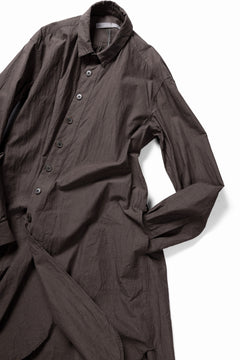 Load image into Gallery viewer, YUTA MATSUOKA long shirt / cotton ramie chambray  (light brown)