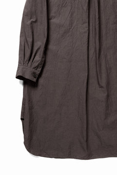 Load image into Gallery viewer, YUTA MATSUOKA long shirt / cotton ramie chambray  (light brown)