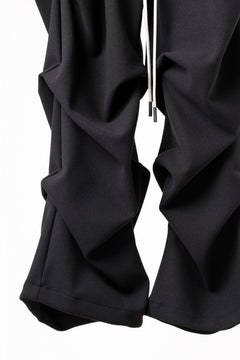 Load image into Gallery viewer, A.F ARTEFACT TUCK VOLUME BAGGY PANTS / PEs KNIT JERSEY (BLACK)