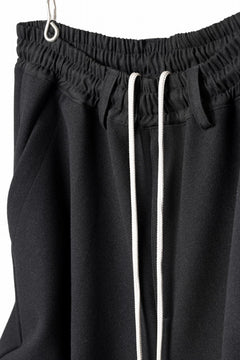 Load image into Gallery viewer, A.F ARTEFACT TUCK VOLUME BAGGY PANTS / PEs KNIT JERSEY (BLACK)