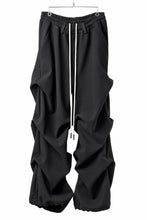 Load image into Gallery viewer, A.F ARTEFACT TUCK VOLUME BAGGY PANTS / PEs KNIT JERSEY (BLACK)