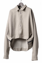 Load image into Gallery viewer, A.F ARTEFACT CROPPED SHIRT JACKET / PEs KNIT JERSEY (BEIGE)