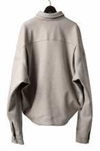 Load image into Gallery viewer, A.F ARTEFACT CROPPED SHIRT JACKET / PEs KNIT JERSEY (BEIGE)