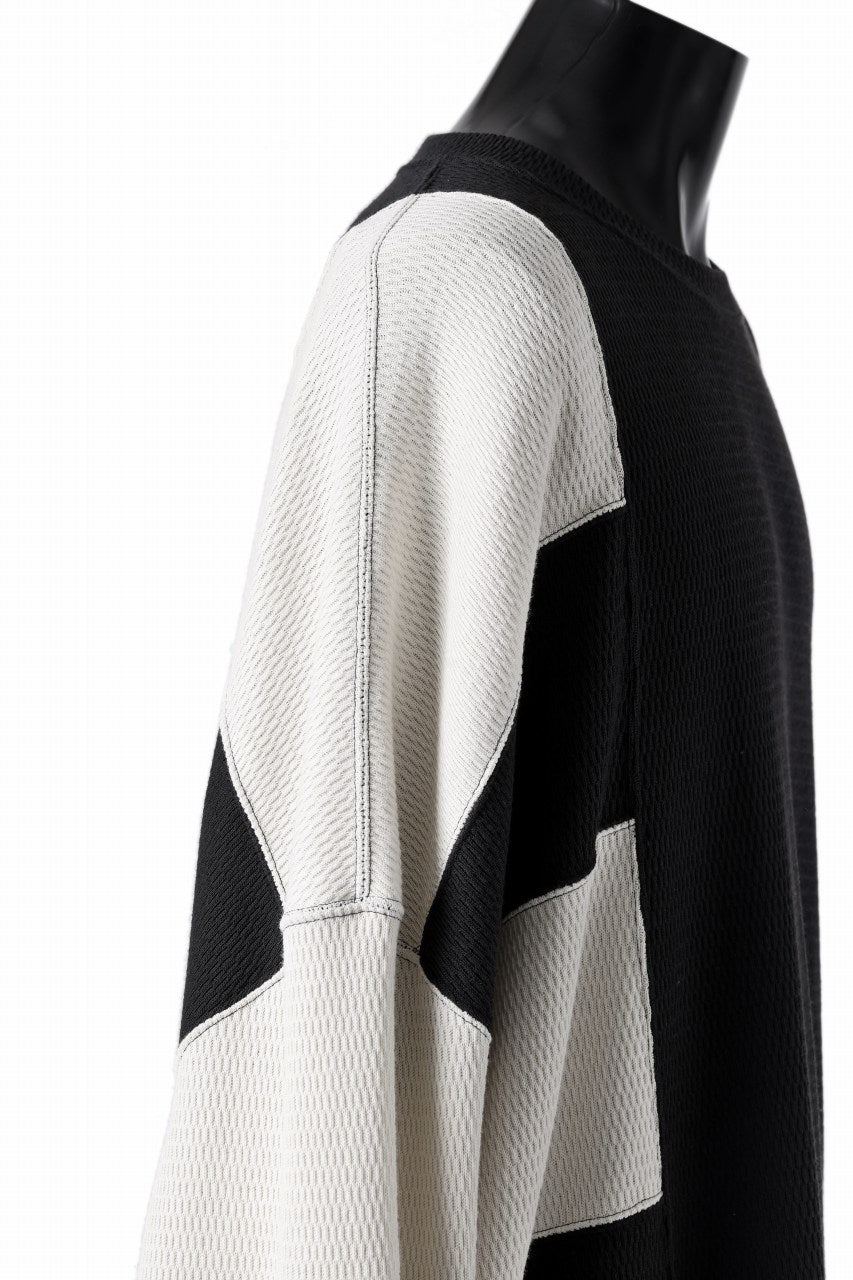 A.F ARTEFACT THERMAL SWITCHING TOP (BLACK x IVORY)