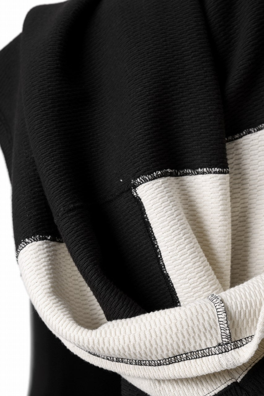 A.F ARTEFACT THERMAL SWITCHING TOP (BLACK x IVORY)