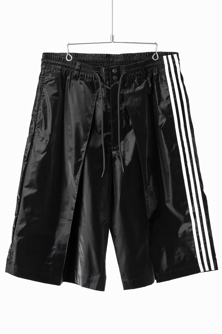 Load image into Gallery viewer, Y-3 Yohji Yamamoto TRIPLE BLACK SHORTS (BLACK)