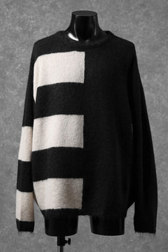 Load image into Gallery viewer, A.F ARTEFACT OVER SIZED BORDER  COMBI KNIT TOPS / MIX WOOL (BLACK x IVORY)