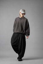 Load image into Gallery viewer, KLASICA &quot;VICTOR&quot; BACK SEAM TAPERED TROUSERS / &quot;END ON END&quot; SUPER 120&#39;s WOOL x HEMP (MATT BLACK)