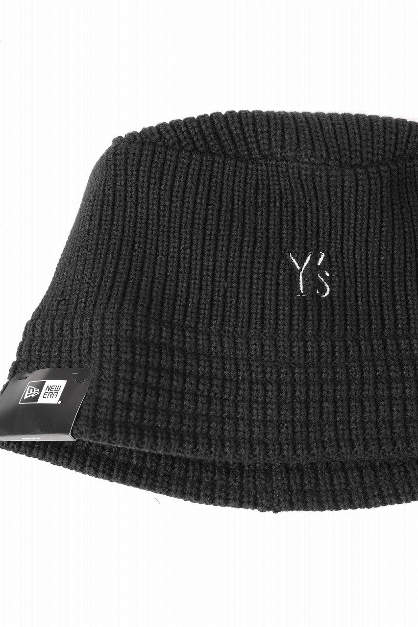 Y's x New Era® KNIT BUCKET OUTLINE HAT (BLACK)