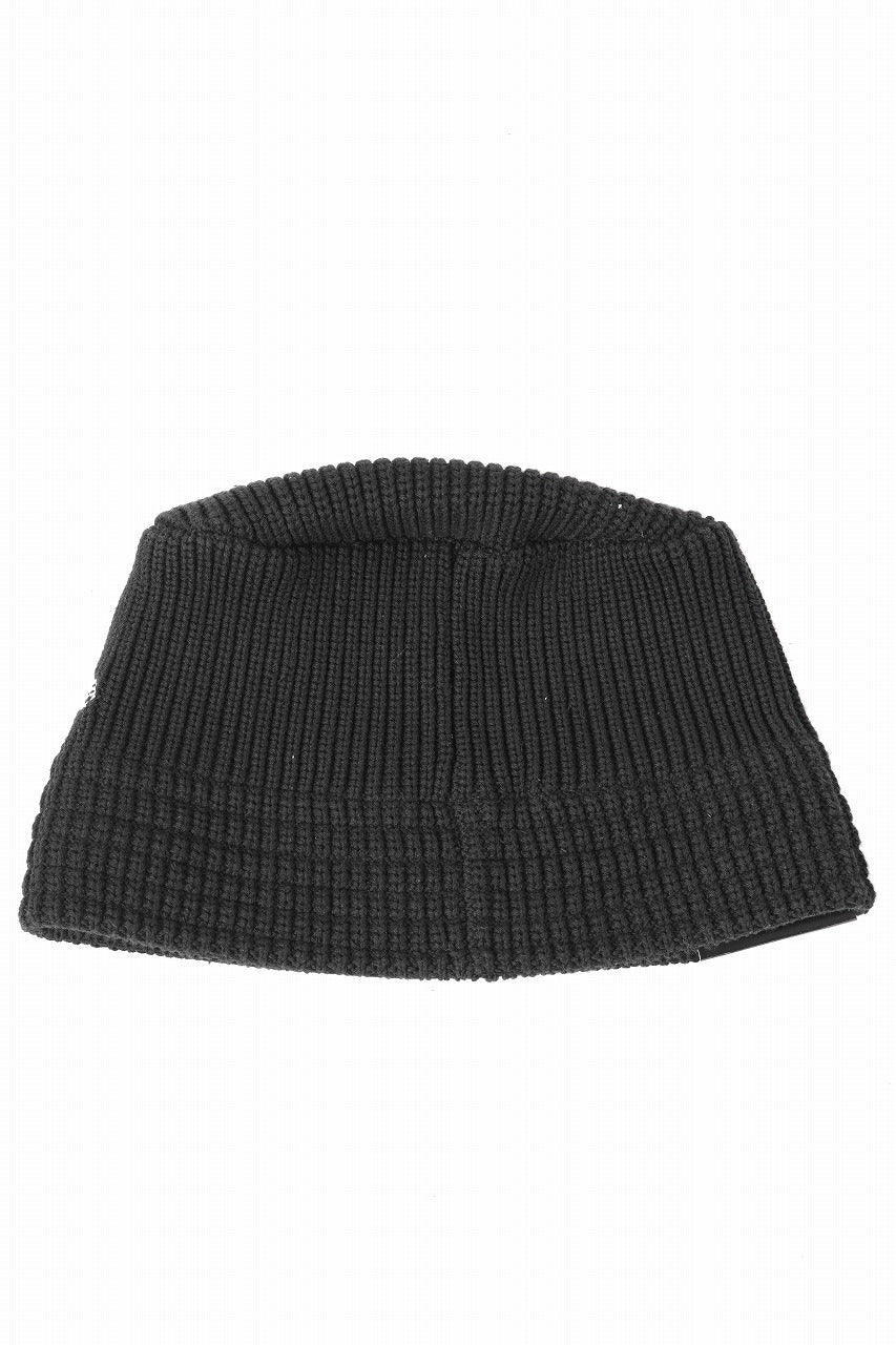 Y's x New Era® KNIT BUCKET OUTLINE HAT (BLACK)