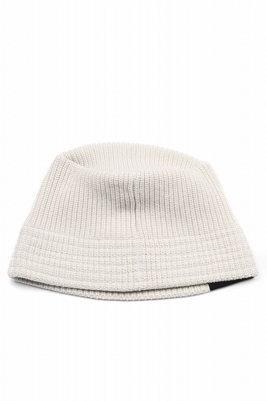 Y's x New Era® KNIT BUCKET OUTLINE HAT (OFF WHITE)