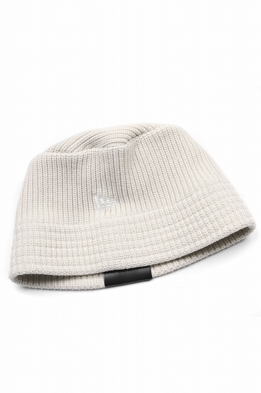 Y's x New Era® KNIT BUCKET OUTLINE HAT (OFF WHITE)