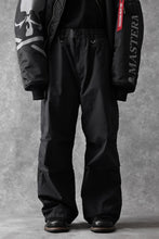 Load image into Gallery viewer, mastermind WORLD x ALPHA INDUSTRIES CARGO PANTS (BLACK)