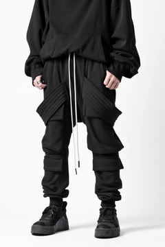 Load image into Gallery viewer, A.F ARTEFACT BOMBER HEAT BELTED SARROUEL CARGO PANTS (BLACK)