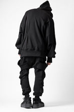 Load image into Gallery viewer, A.F ARTEFACT BOMBER HEAT BELTED SARROUEL CARGO PANTS (BLACK)