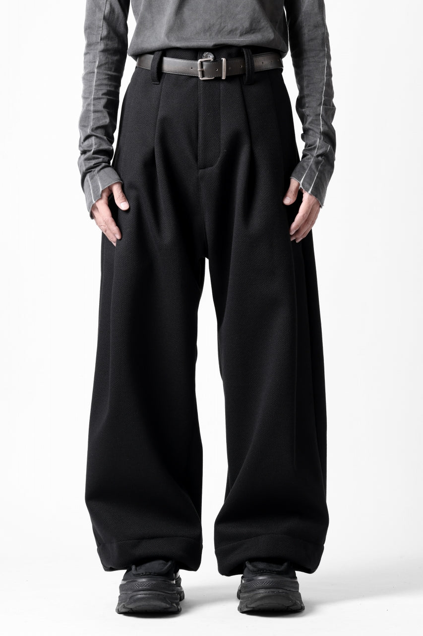 A.F ARTEFACT TUCK WIDE TROUSERS / KNITTED WOOLY TWILL (BLACK)