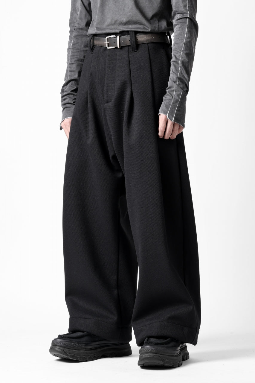 A.F ARTEFACT TUCK WIDE TROUSERS / KNITTED WOOLY TWILL (BLACK)